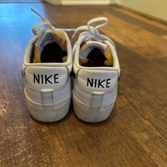 NIke Platform Sneaker - Picture 3 of 5